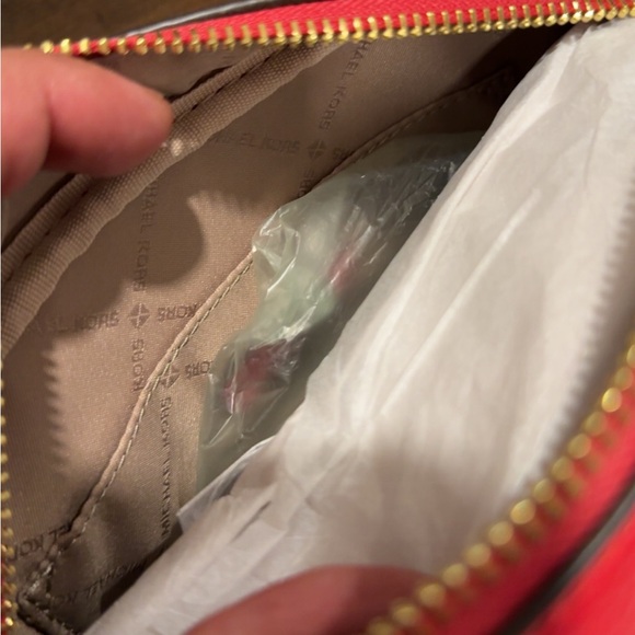 Michael Kors Crossbody with detachable airpod case and coinpouch...$498 - Picture 7 of 9